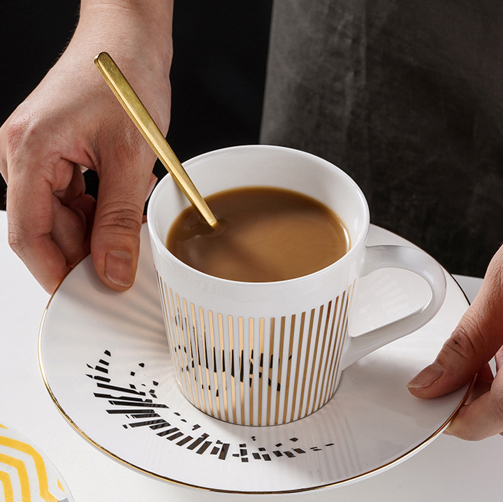 Mira Coffee Mug | Dynamic Moving Reflection, High-Quality Ceramic 2