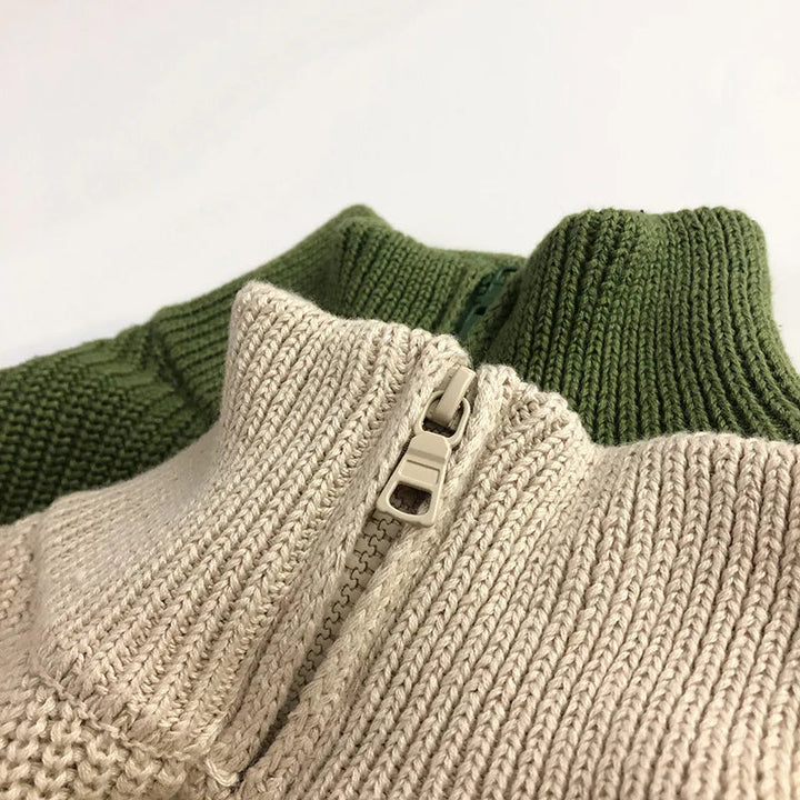 Close-up of the beige sweater&