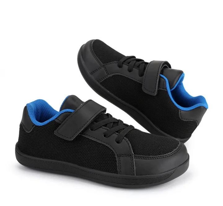 Pair of black mesh kids&