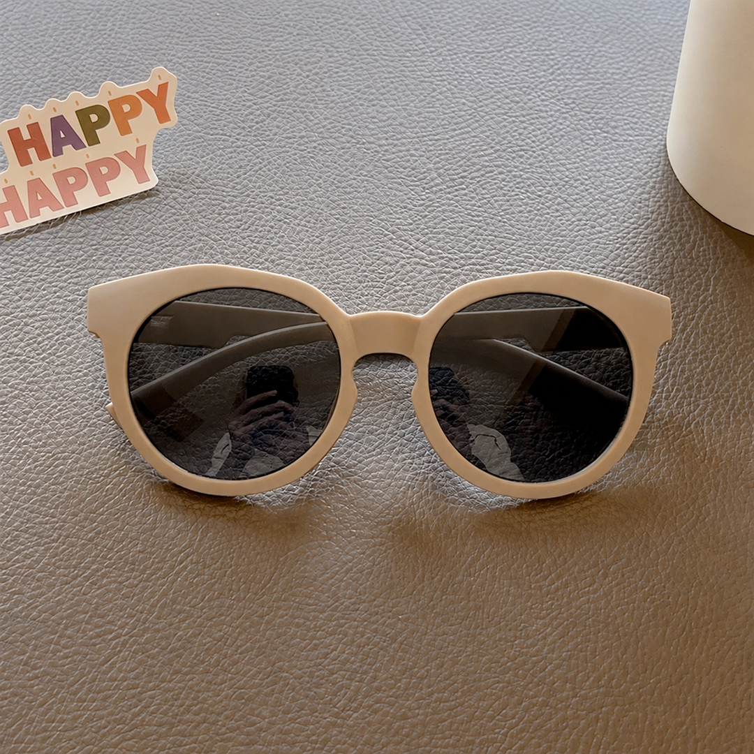 Cream-colored round kids&