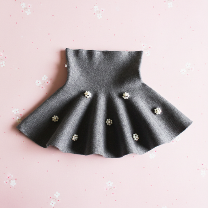 Gray flared knit skirt with flower-shaped bead decorations