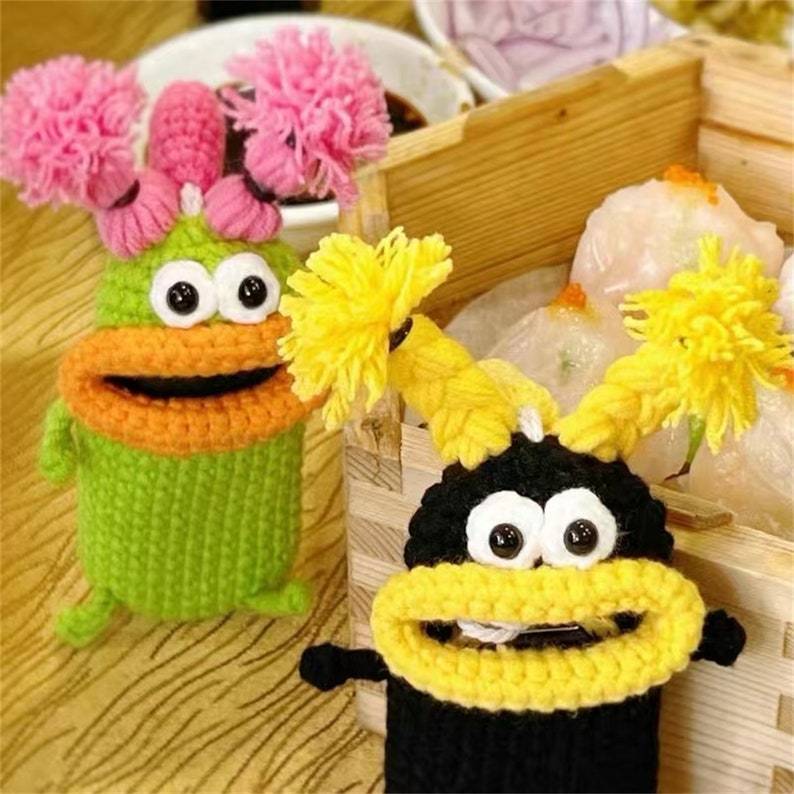 Keepsake Crochet Key Pouch Metal Ring Product Image 04