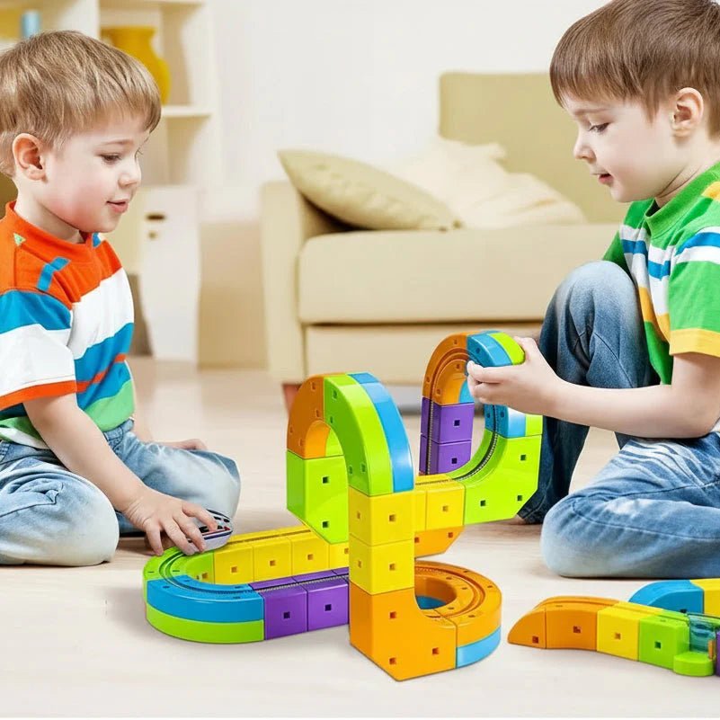 Loopway Magnetic Electric Train Track Set Product Image 03