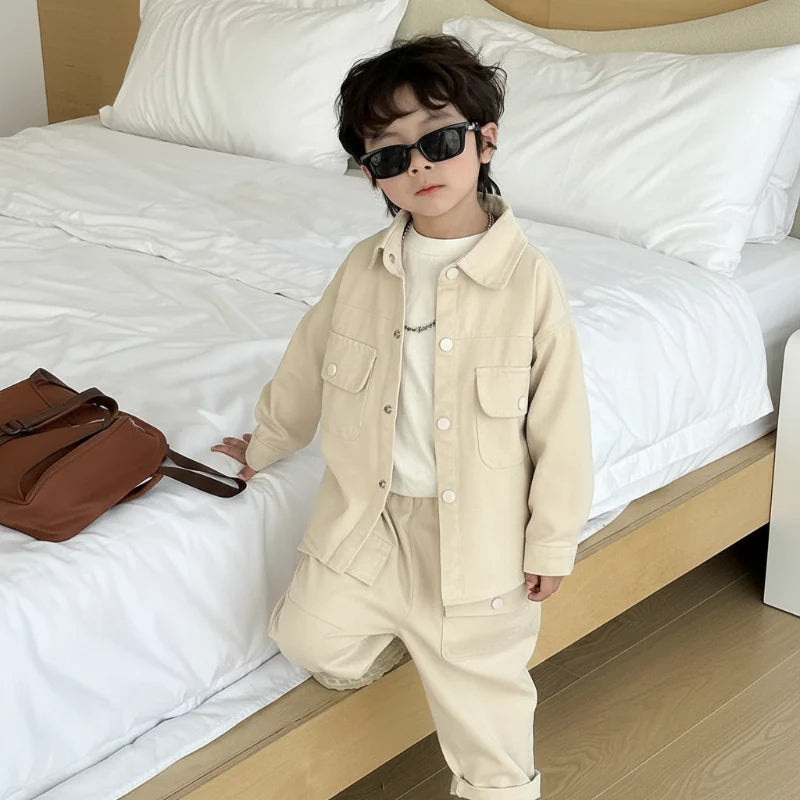 Sand beige cargo set worn with the shirt open over a white T-shirt
