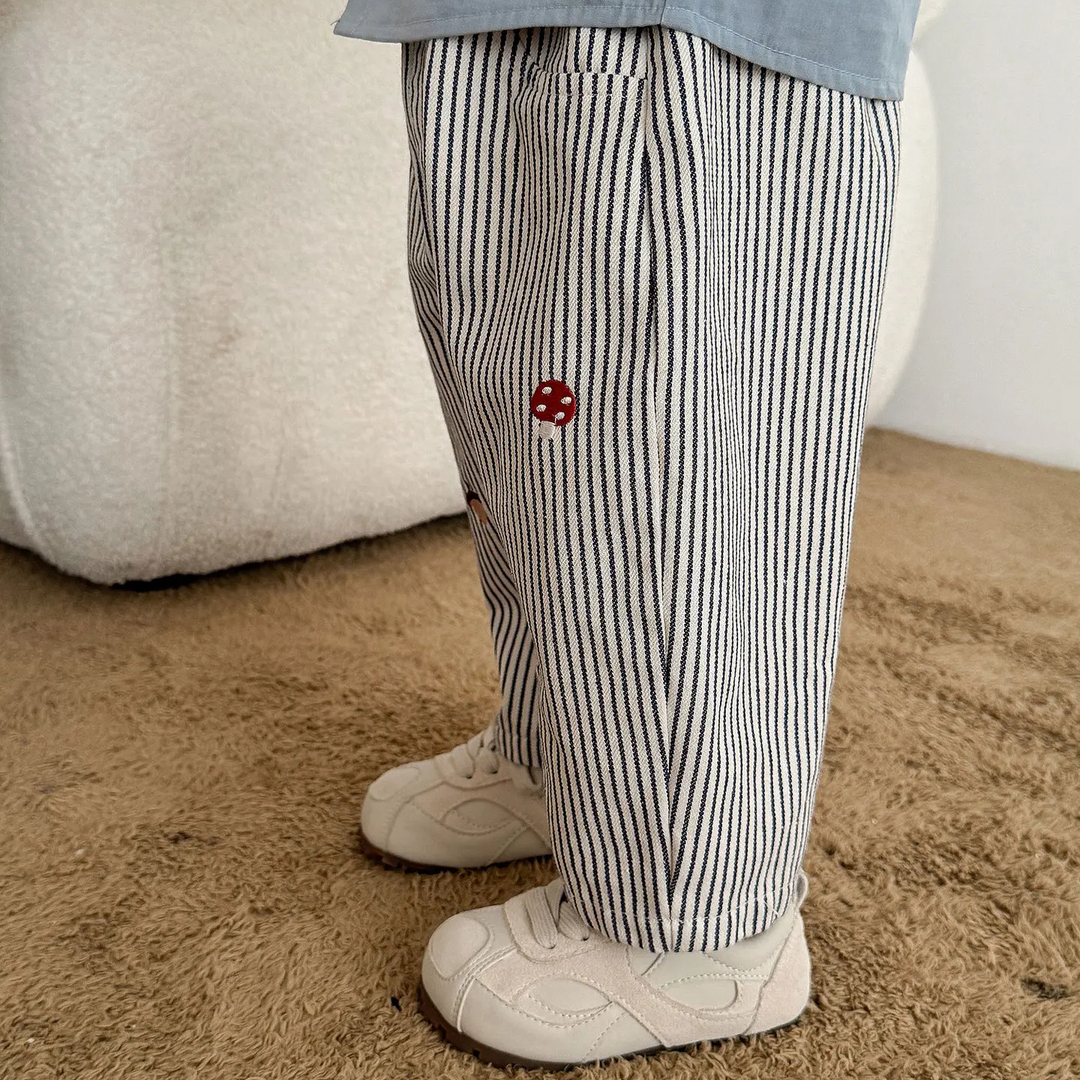 Side view of striped kids&