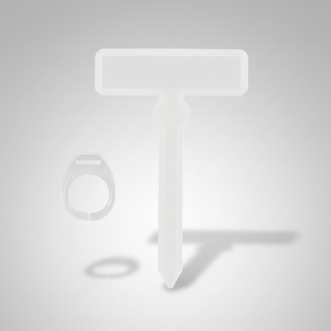 White reading guide with a clear window and matching finger ring.