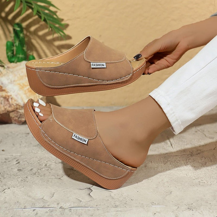 Willow Cushioned Wedge Slide Sandals Product Image 01
